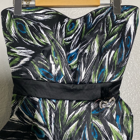 Trixxi Peacock strapless mini dress - Picture 3 of 8